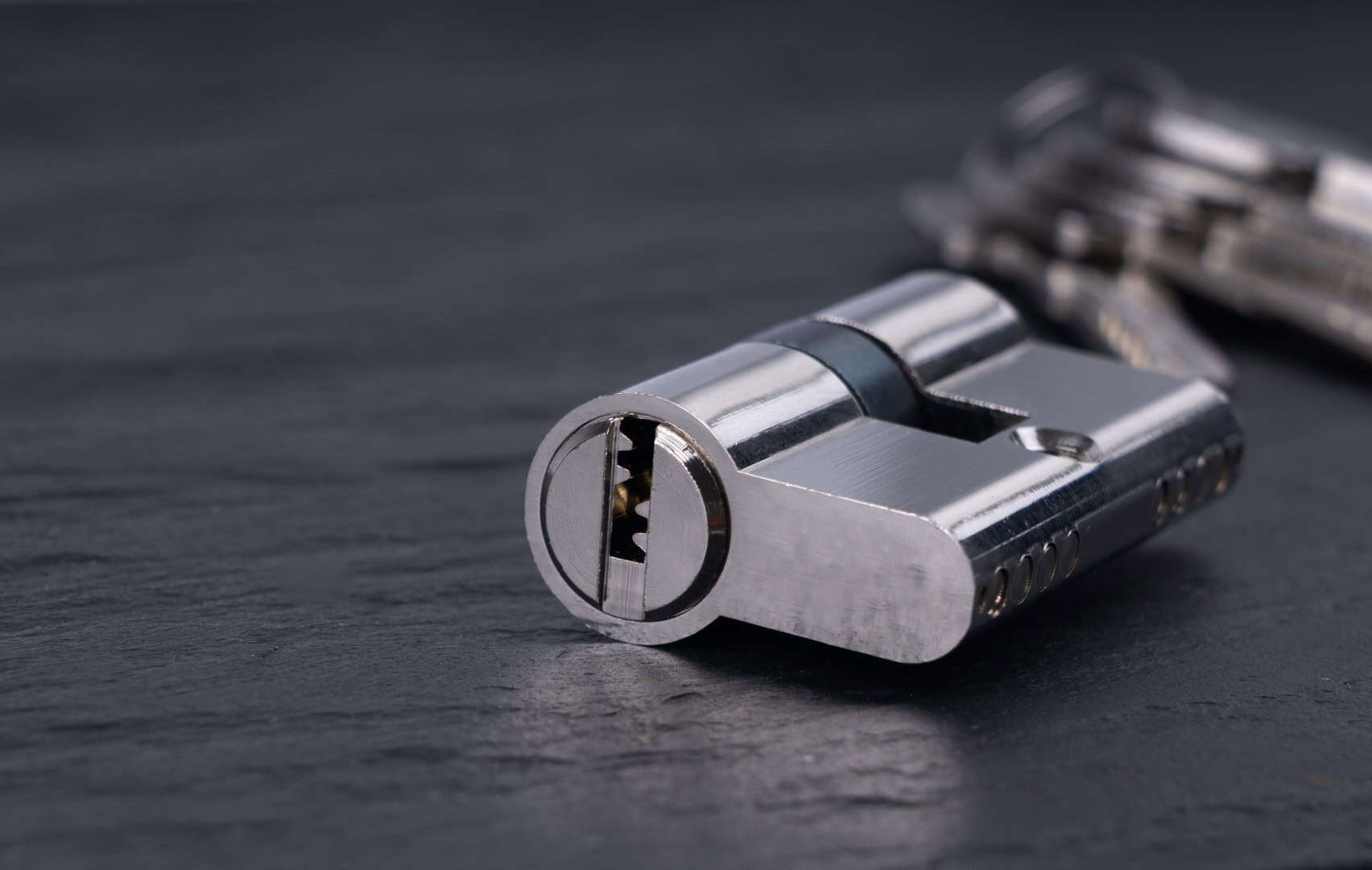 Keys and lock cylinder for door lock